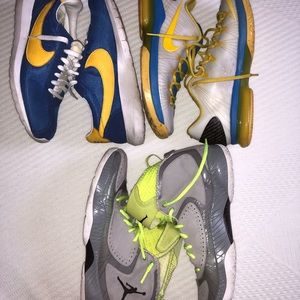 Nike cortez style roshe. Size 10 In good condition